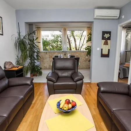 Apartman Danci Omis Exterior photo