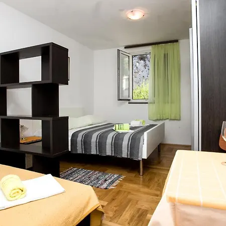 Apartman Danci Omis Exterior photo