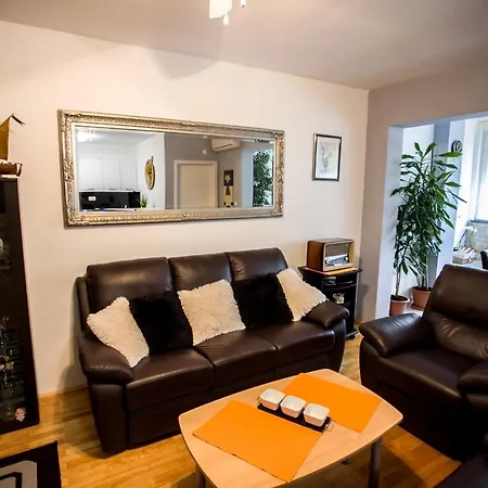 Apartman Danci Omis Exterior photo