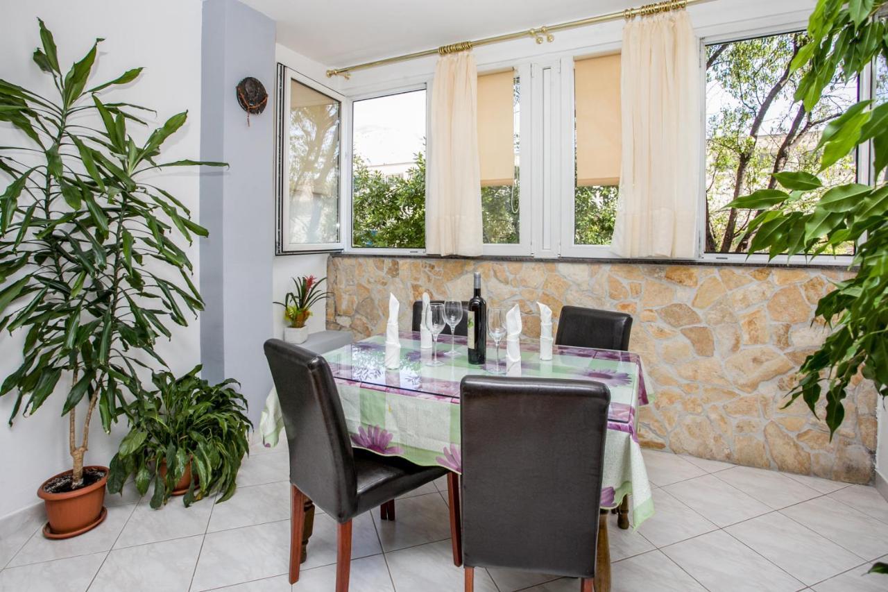 Apartment Danci Omis